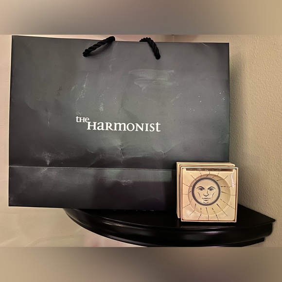 The Harmonist Sun Force, Full Bottle, Includes Shopping bag and sample. - Picture 5 of 10